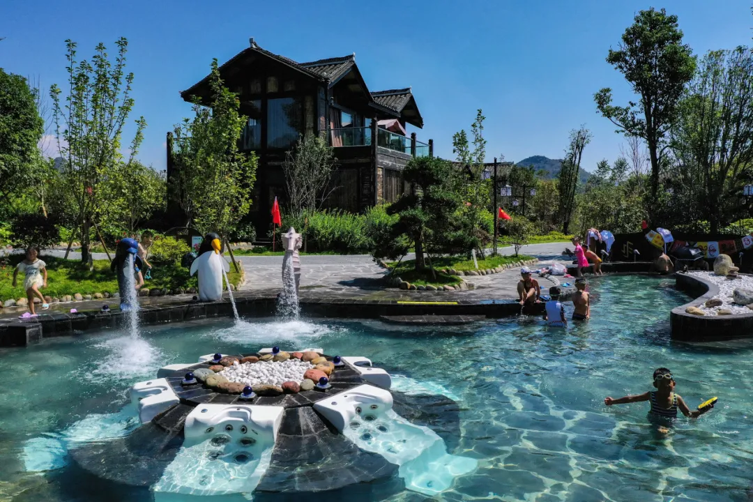3.花舍锦鲤温泉2.jpg